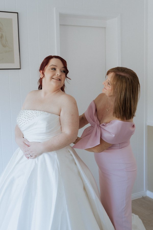 AngelaBrushePhotography_WEDDING_250626_J&S_SNEAKPEEKS-30.jpg