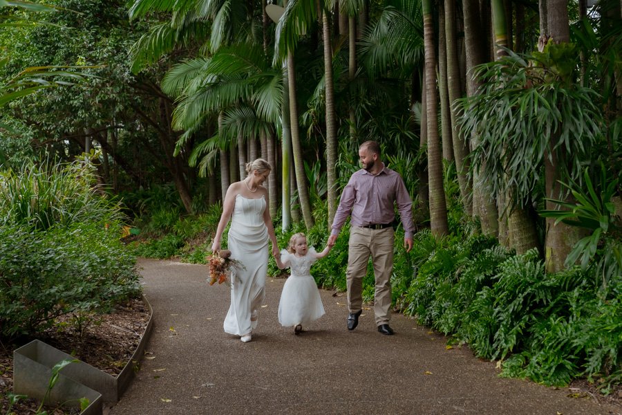 AngelaBrushePhotography_WEDDING_260626_E&C_SNEAKPEEKS-34.jpg