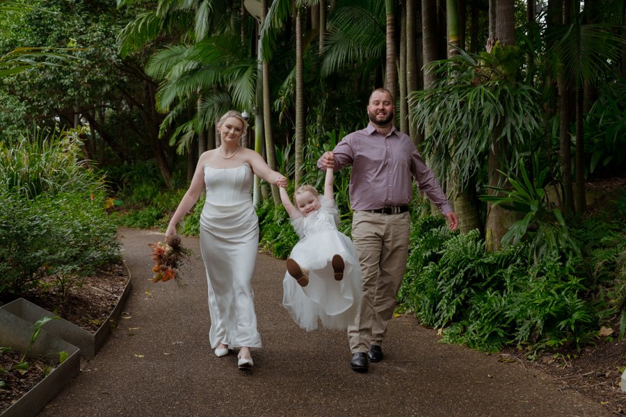 AngelaBrushePhotography_WEDDING_260626_E&C_SNEAKPEEKS-35.jpg