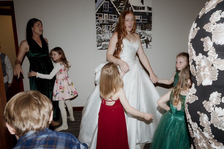 AngelaBrushePhotography_WEDDING_180726_N&P_SNEAKPEEKS-201.jpg