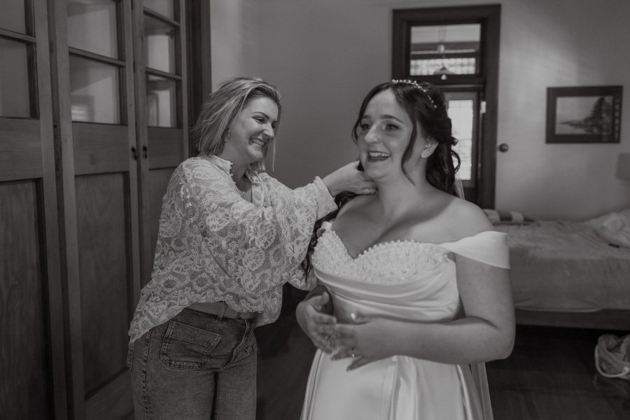 AngelaBrushePhotography_WEDDING_260726_R&J_SNEAKPEEKS-6.jpg