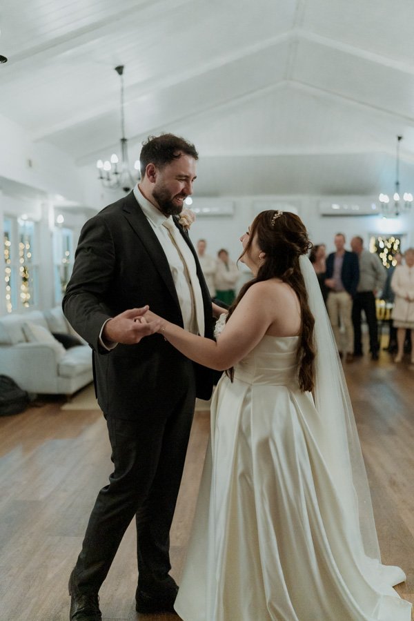 AngelaBrushePhotography_WEDDING_260726_R&J_SNEAKPEEKS-176.jpg