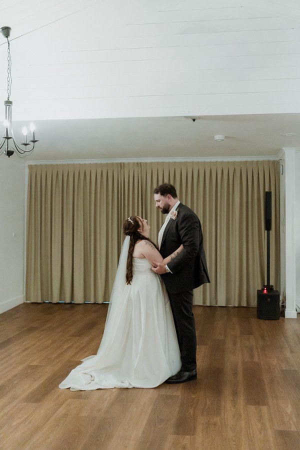 AngelaBrushePhotography_WEDDING_260726_R&J_SNEAKPEEKS-179.jpg