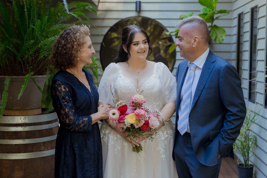 AngelaBrushePhotography_WEDDING_L&D_270826_SNEAKPEEKS-37.jpg