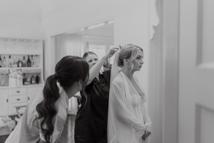 AngelaBrushePhotography_WEDDING_B&S_290826_SNEAKPEEKS-26.jpg