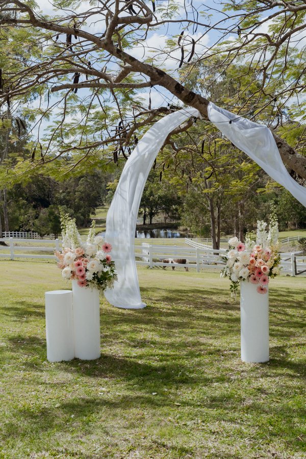 AngelaBrushePhotography_WEDDING_B&S_290826_SNEAKPEEKS-39.jpg