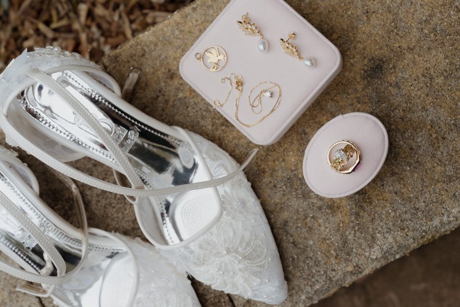 AngelaBrushePhotography_WEDDING_J&D_310826_SNEAKPEEKS-26.jpg