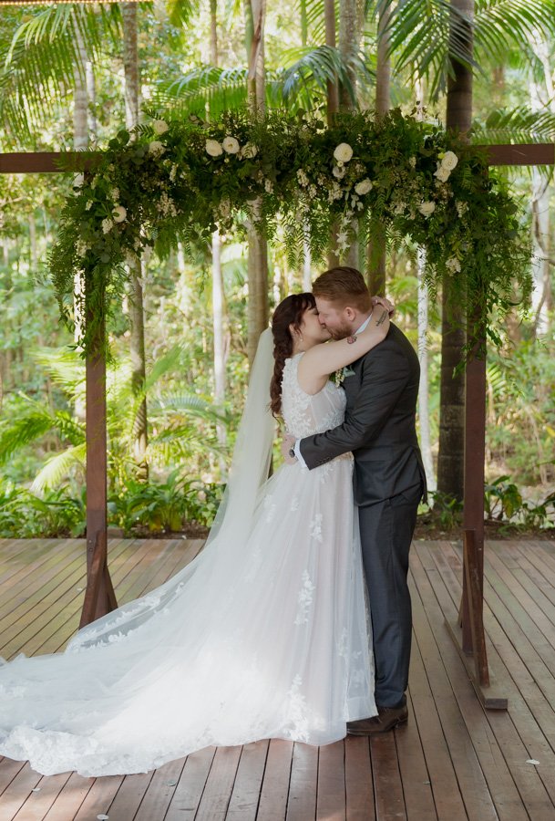 AngelaBrushePhotography_WEDDING_J&D_310826_SNEAKPEEKS-86.jpg