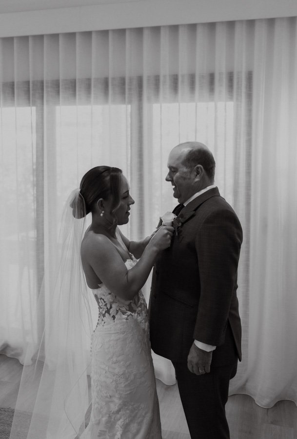 AngelaBrushePhotography_WEDDING_M&T_190926_SNEAKPEEKS-60.jpg