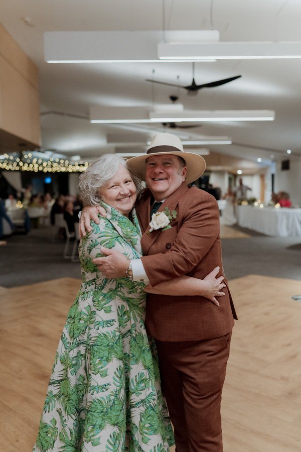 AngelaBrushePhotography_WEDDING_M&T_190926_SNEAKPEEKS-195.jpg