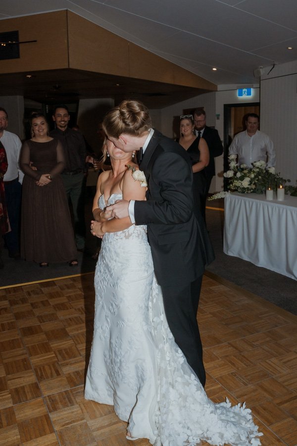 AngelaBrushePhotography_WEDDING_M&T_190926_SNEAKPEEKS-207.jpg