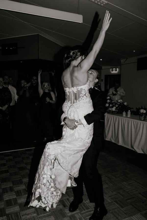 AngelaBrushePhotography_WEDDING_M&T_190926_SNEAKPEEKS-208.jpg