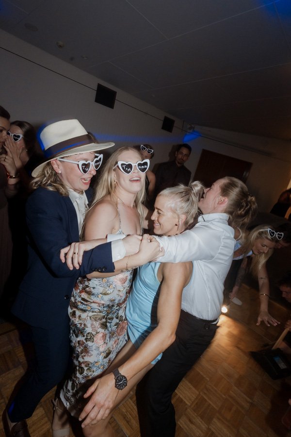 AngelaBrushePhotography_WEDDING_M&T_190926_SNEAKPEEKS-227.jpg