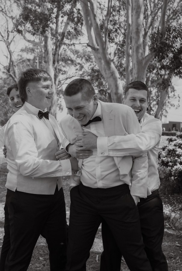 AngelaBrushePhotography_WEDDING_R&C_230926_SNEAKPEEKS-14.jpg