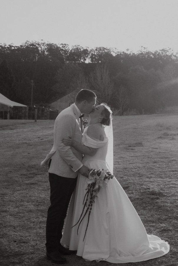 AngelaBrushePhotography_WEDDING_R&C_230926_SNEAKPEEKS-107.jpg