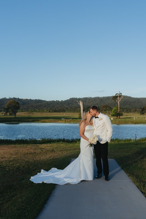 AngelaBrushePhotography_WEDDING_L&B_041026_SNEAKPEEKS-128.jpg