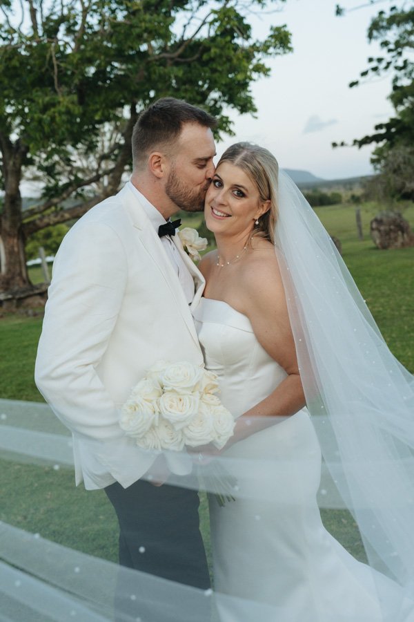 AngelaBrushePhotography_WEDDING_L&B_041026_SNEAKPEEKS-152.jpg
