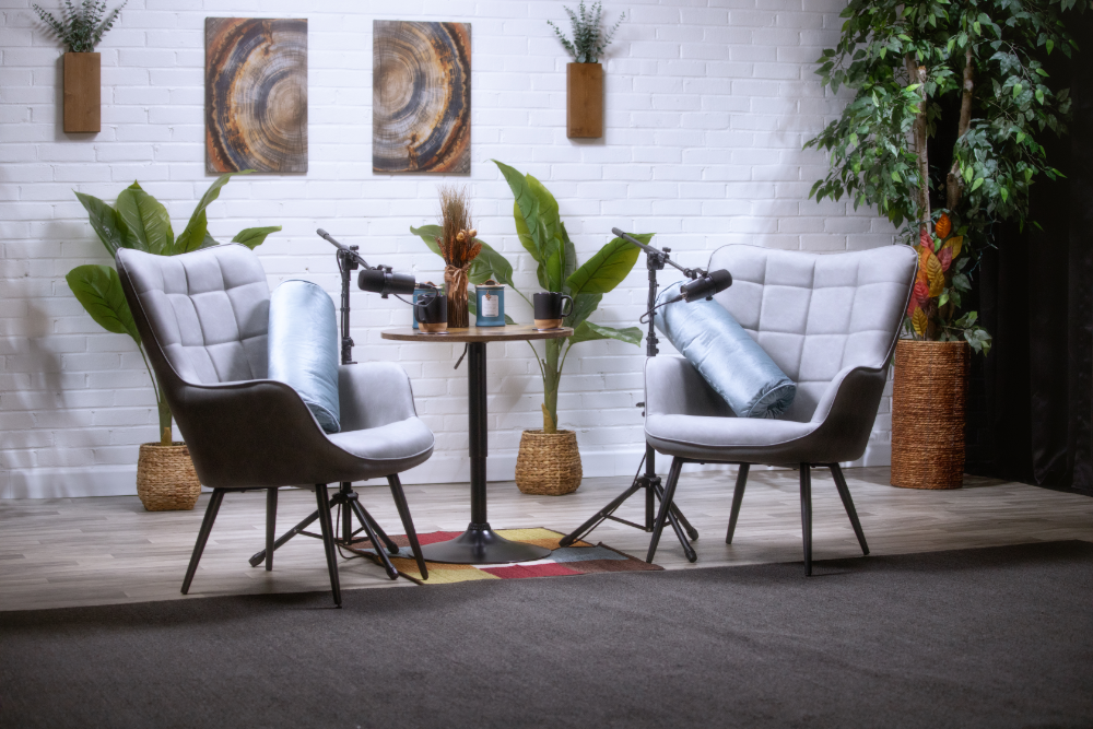 Executive set with two chairs and table