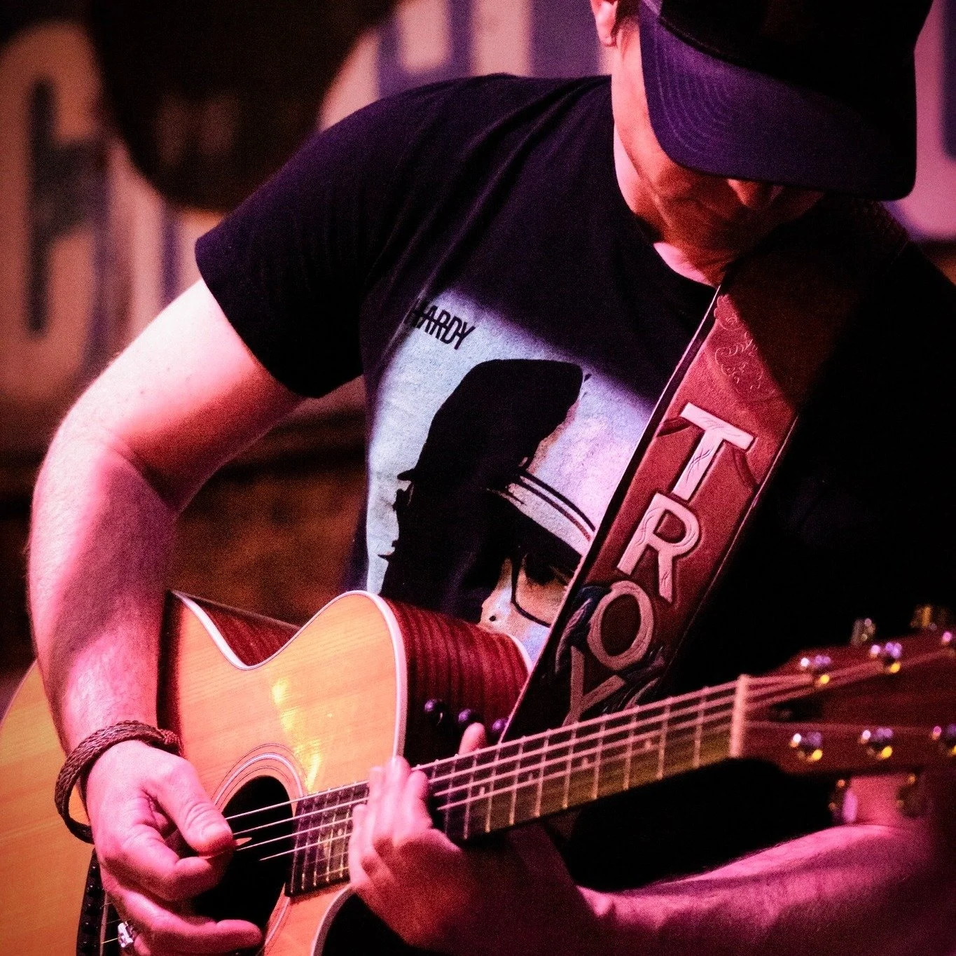 Neon nights and six-string soul 🤠✨
Captured the heart of Fort Worth's own Troy Allen live at Second Rodeo Brewing in the legendary Stockyards, where the beer is cold, the vibes are electric, and the neon never sleeps.
From acoustic storytelling unde