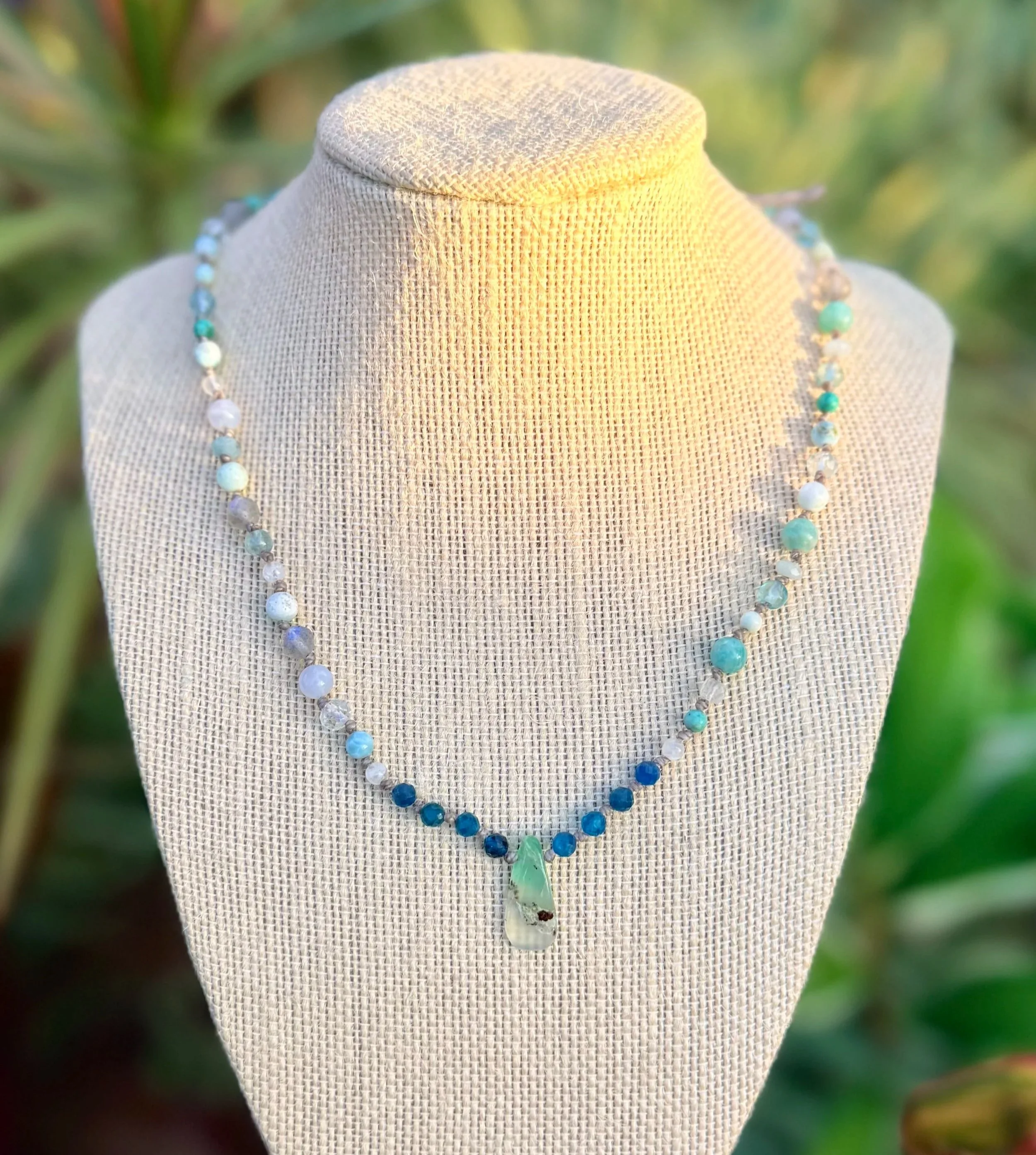 Crystal Bead Necklace (dreamy #1)