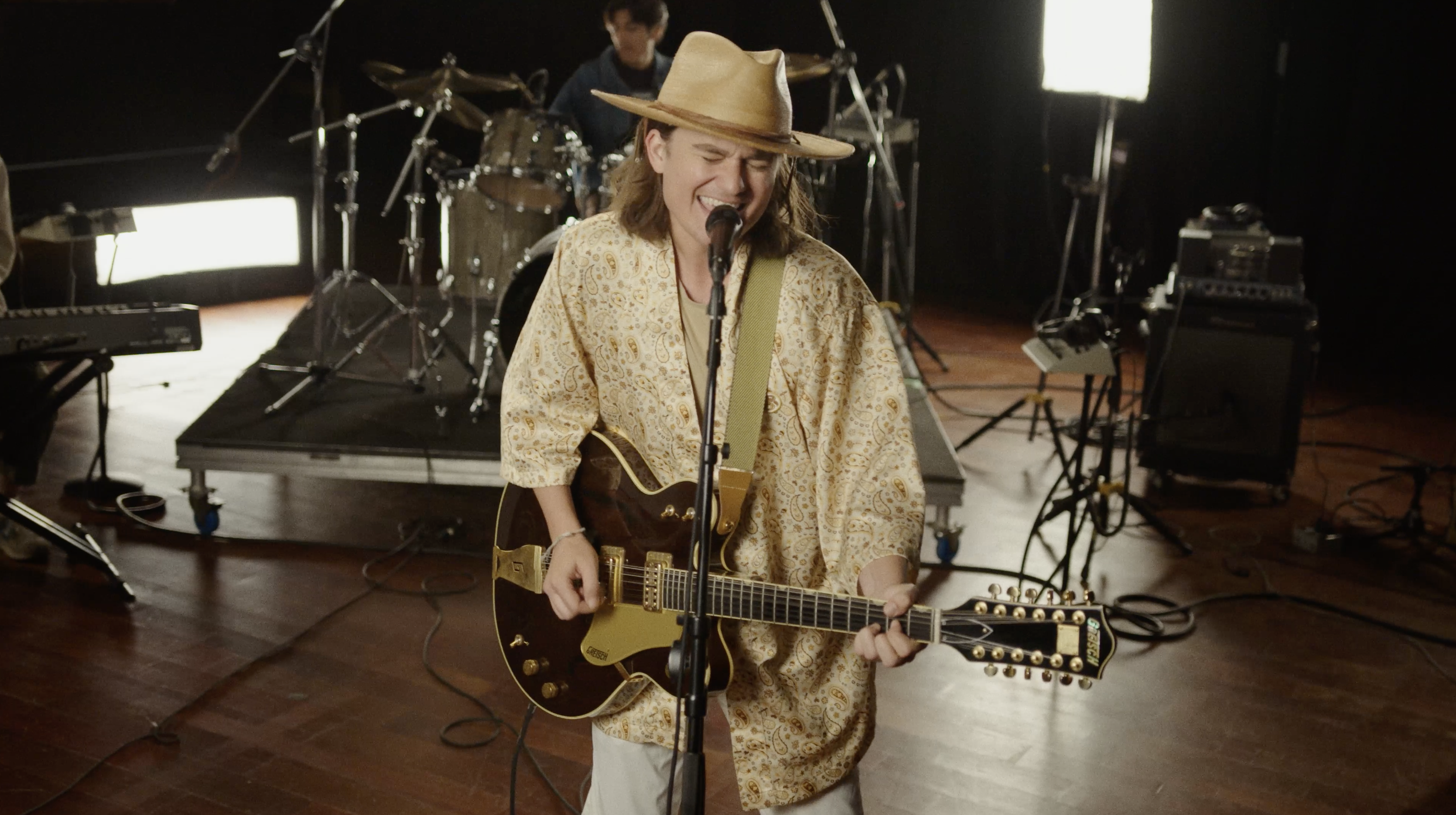 Robin Taylor Zander - What Am I To Do (Live Performance)