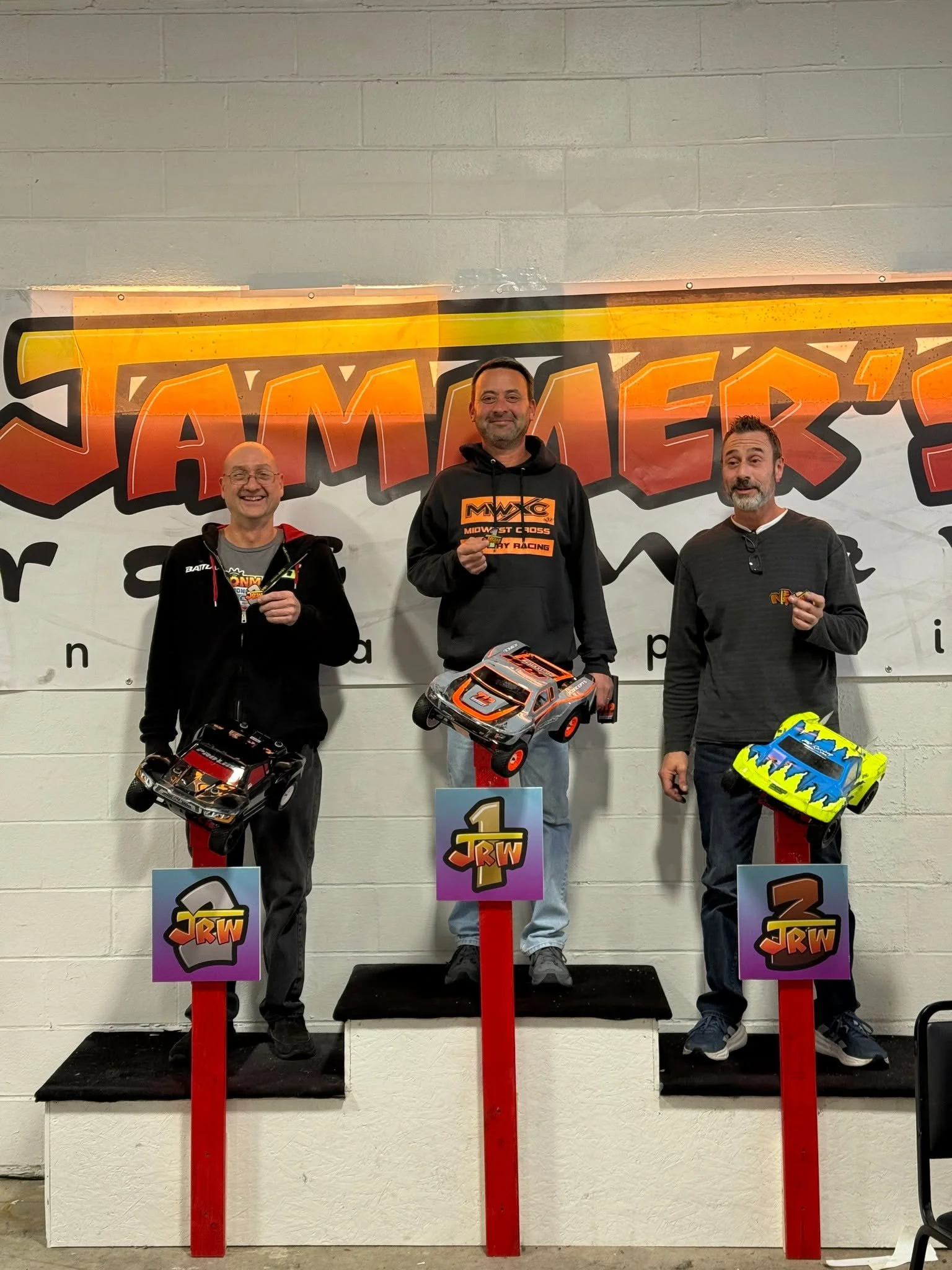Sunday Off-Road, 12/14: Modified Short Course A-Main
1) ROBERT QUILTER
2) Jason "THE BALD GUY" West
3) JEREMY MCHONE
 #rccars #jammersraceway #rccarsofinstagram #rcracing