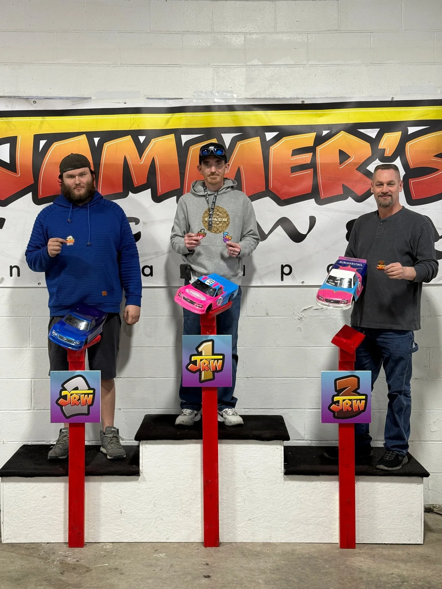 Podium results for Saturday Oval... Another REALLY full day. NASCAR went all the way to a C-main! People are starting to shake the cobwebs off those RTT rigs and showing up. Also great to see some On-Road guys make it in on Saturday!
21.5 RTT
1) GARY