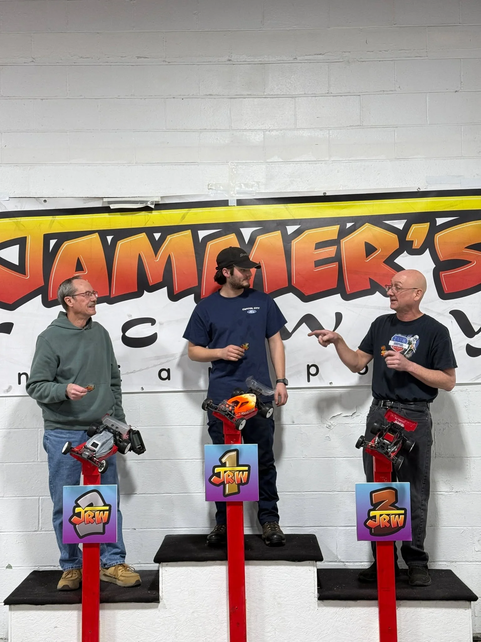 Thursday Night Off-Road... Sometimes those Ws are just about survival... 🤣
17.5 Buggy
1) DOMENIC REESE (TQ)
2) JEREMIAH WARD
3) CHADWICK MISHLER

21.5 Buggy
1) NOAH MEHL
2) JOHN STEGER
3) Jason "THE BALD GUY" West
TQ) TREVOR MONTGOMERY

Mo