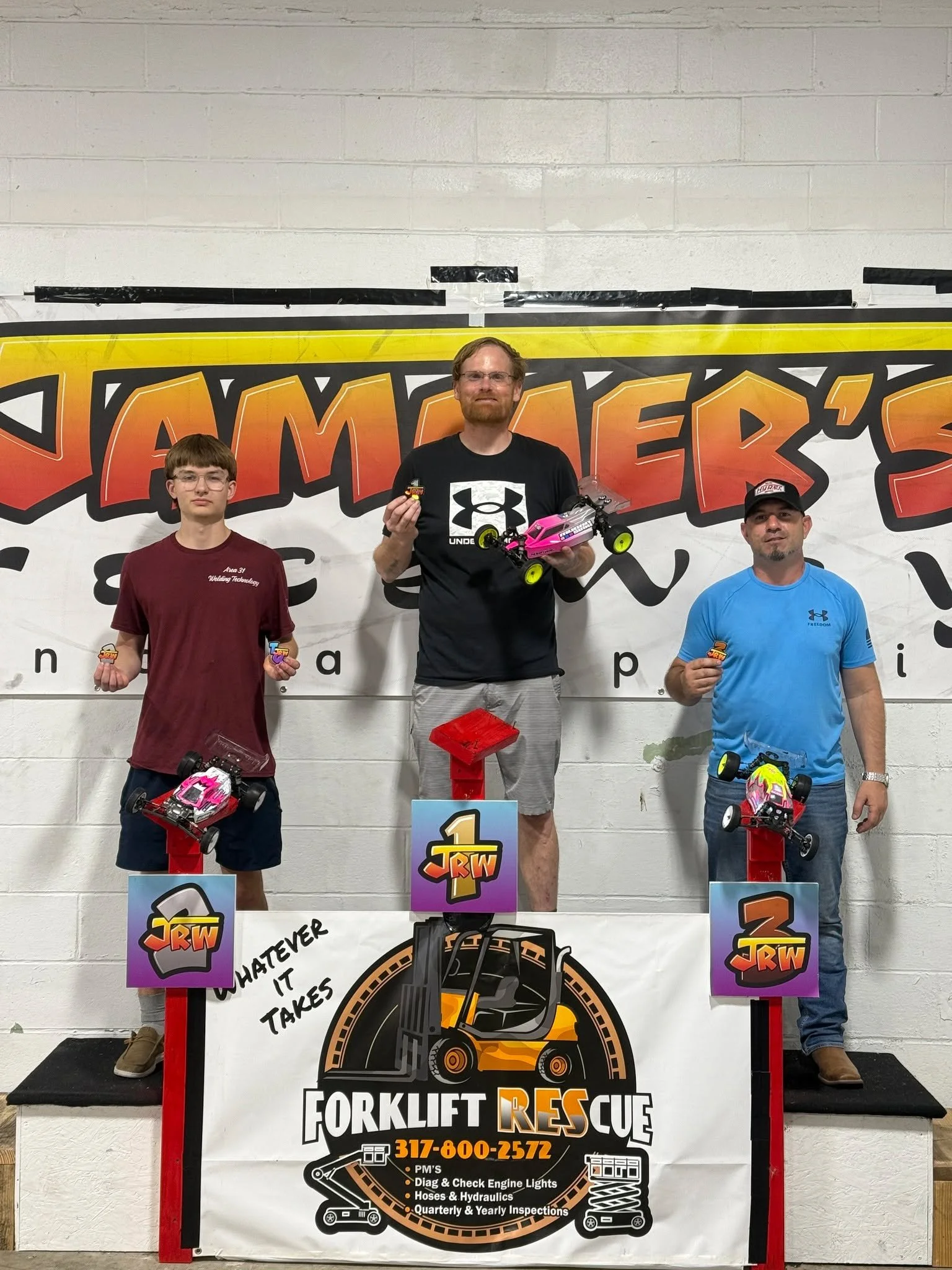 Great Club Race night! Biggest stories from the night were in 21.5 where VINCENT DROUILLON bumped up from the B-Main and finished only 1.7 seconds off of the podium after running 94.8% consistency in the A-main. In Wheeler, LOU TORRES and CHADWICK MI