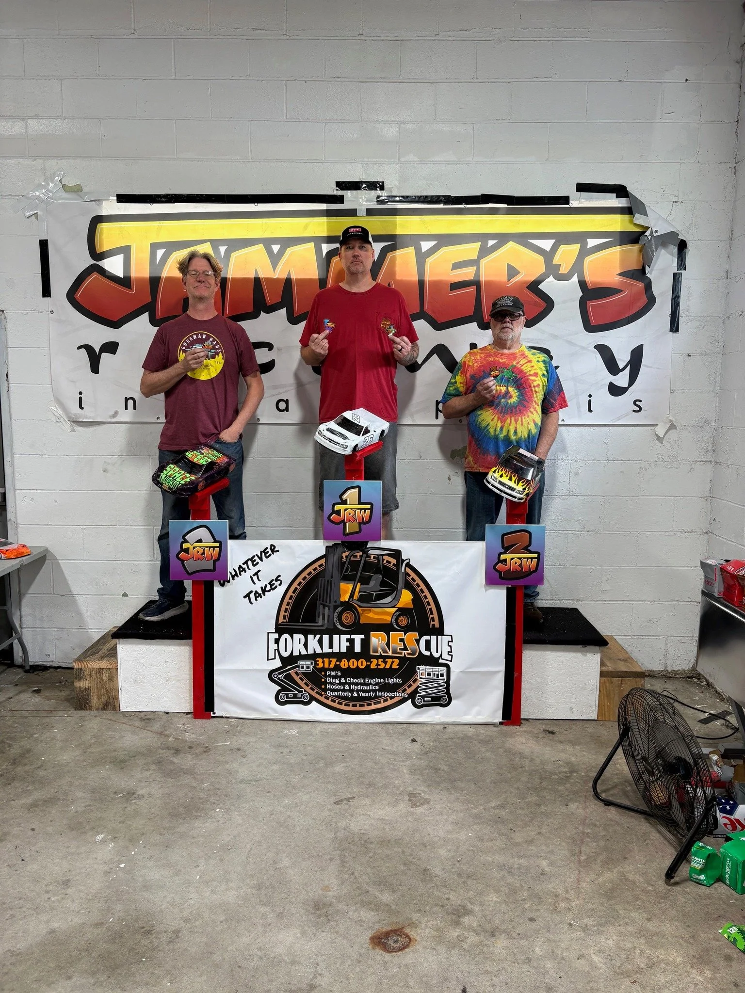 A lot of people came in on Saturday to run Oval to get themselves psyched up for the Indy 500. I'm not saying we had finishes as close as Malukas and Rosenqvist's, but the racing was as tight as it always is! By the way, even though we run 1/10th and