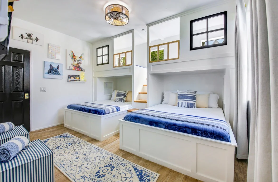 Social Butterfly Room - Shared - Only One Available