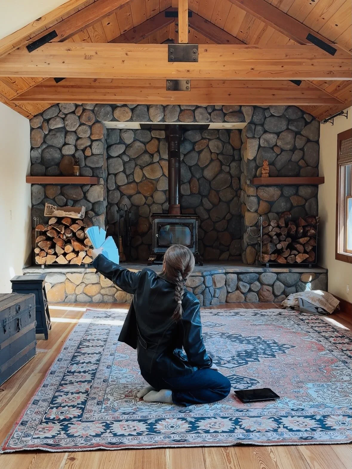 First vacation home project!!! 

Not to jinx anything, but I really think we&rsquo;re gonna go off on this one. It&rsquo;s sooo fun for so many reasons. And it feels nostalgic since I came to this area with my family when I was little. 🥹

Starting w