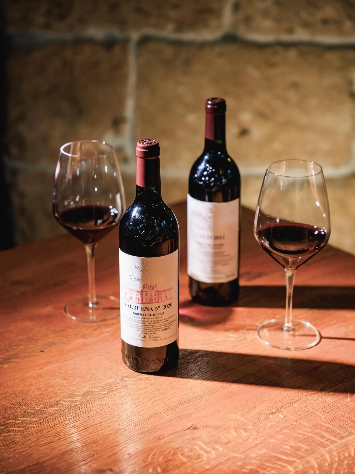 В Azahar вярваме, че хубавата вечер започва с изключително вино, но истинският ѝ вкус е в споделените моменти. ✨🍷

Заповядайте при нас, за да избягате от градския шум и да се потопите в автентичната атмосфера на Испания &ndash; тук, в сърцето на Соф