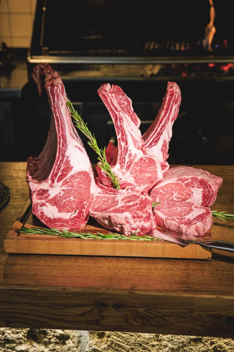 Aged steaks with rosemary at the Azahar Sunday brunch