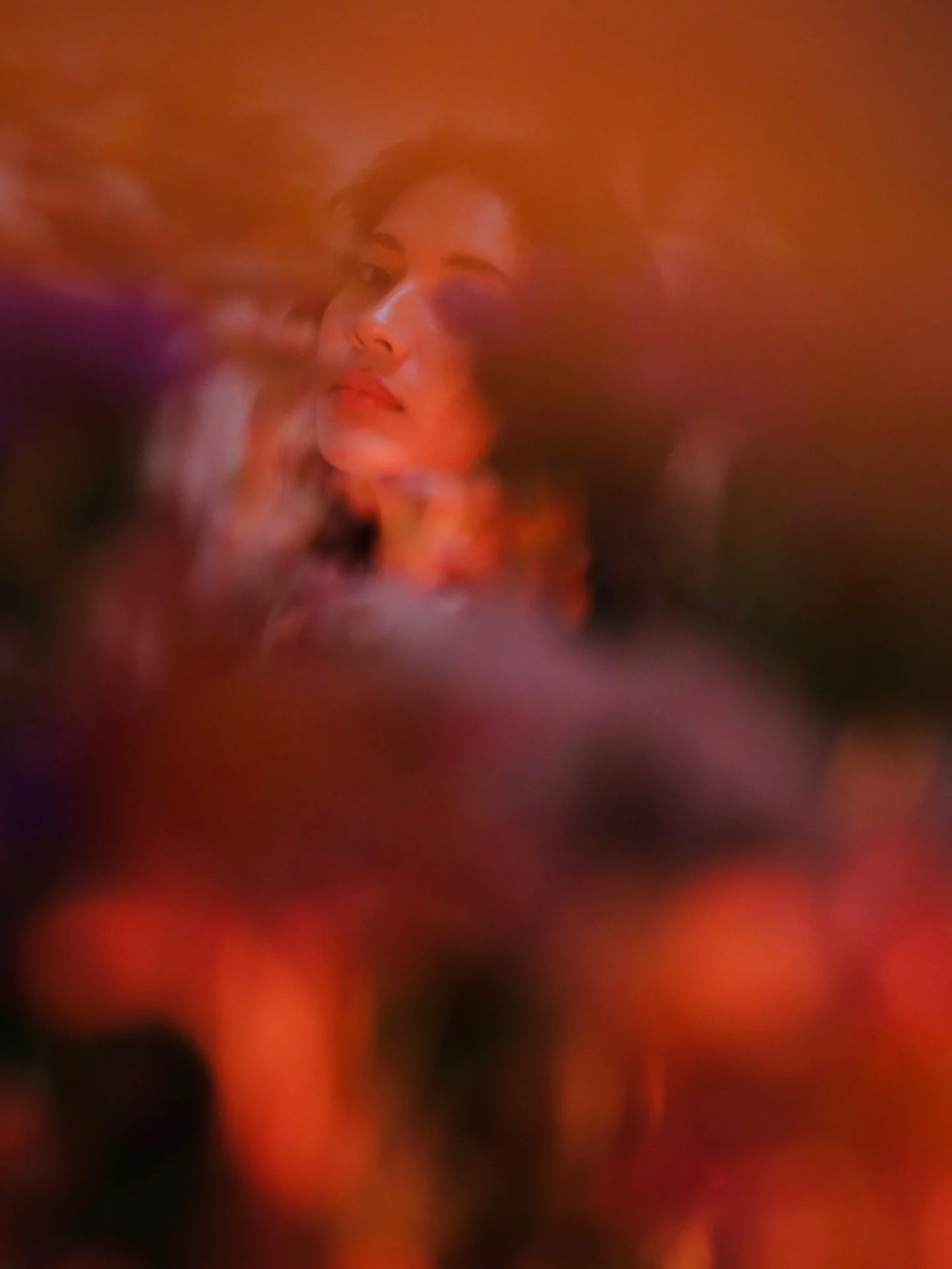 Set and setting tone mood 🫆
A muted electric blue can stretch time 
A warm orange make the quiet look alive &hellip;

#colortone #setandsetting