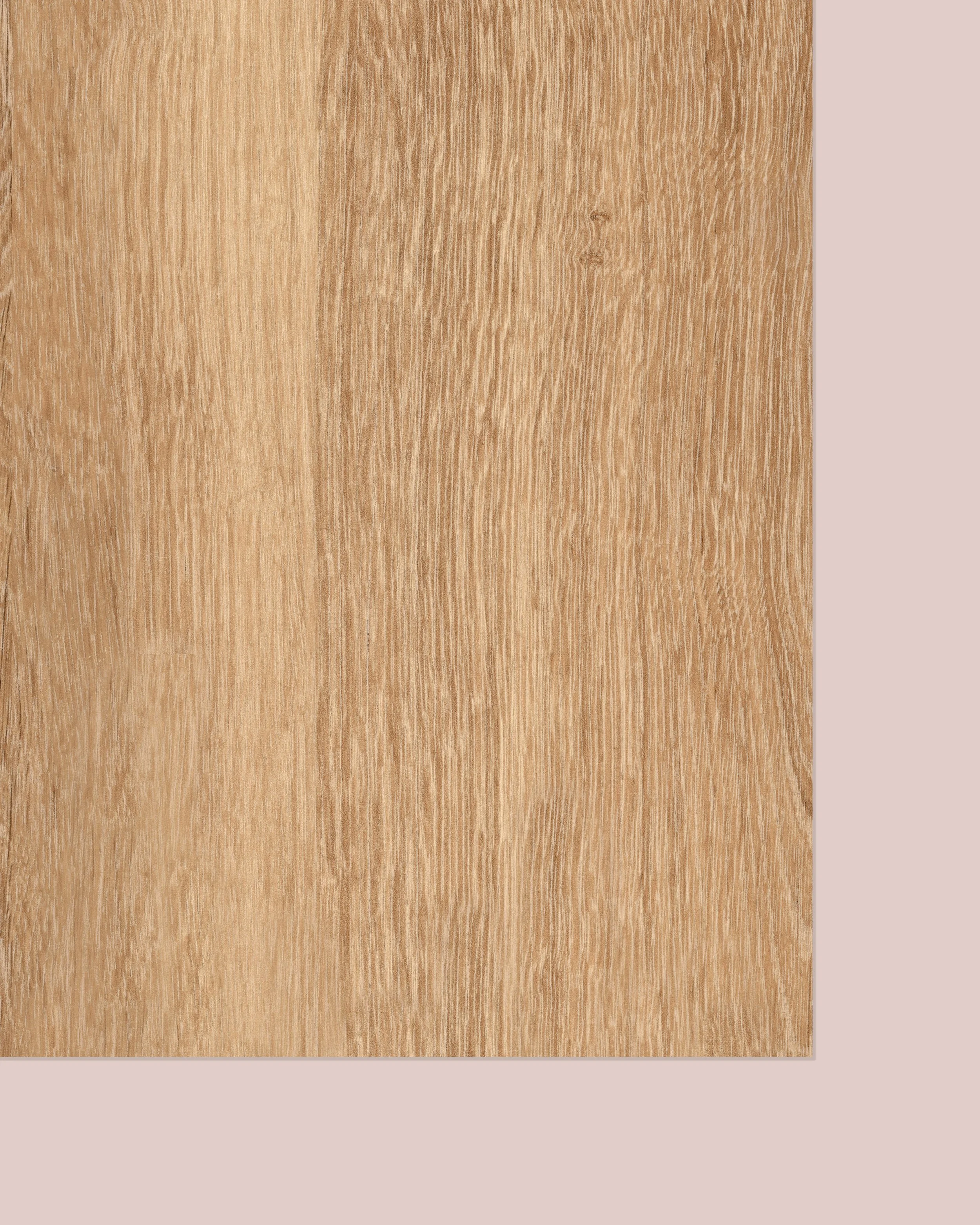 Close_up_kitchen_table.jpg