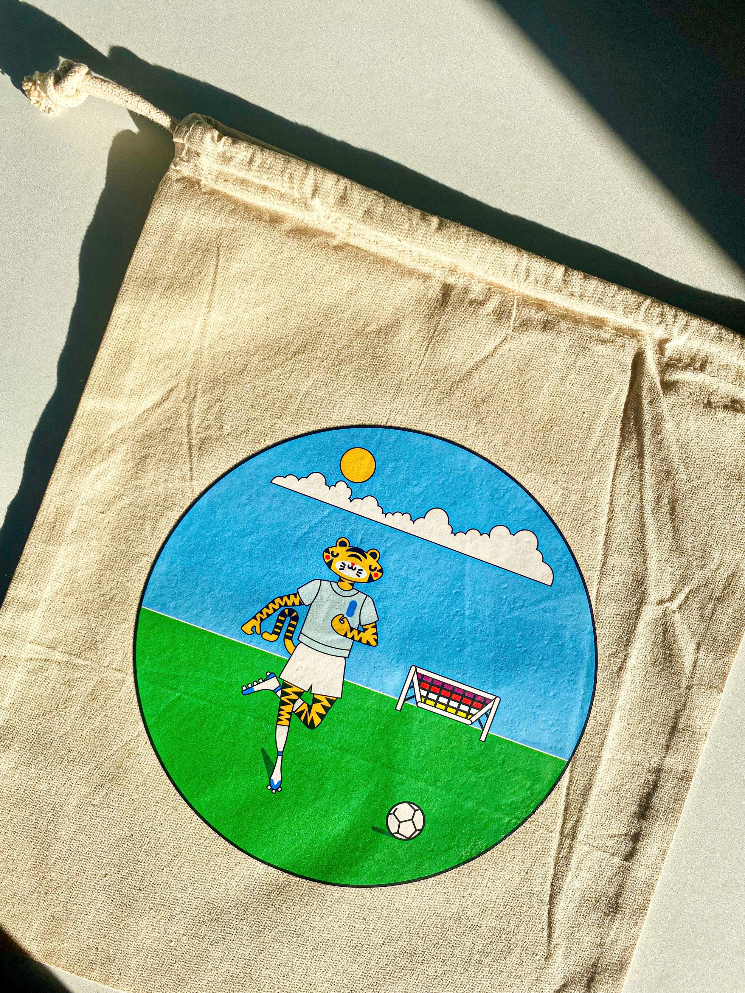 Closer look at logo print.