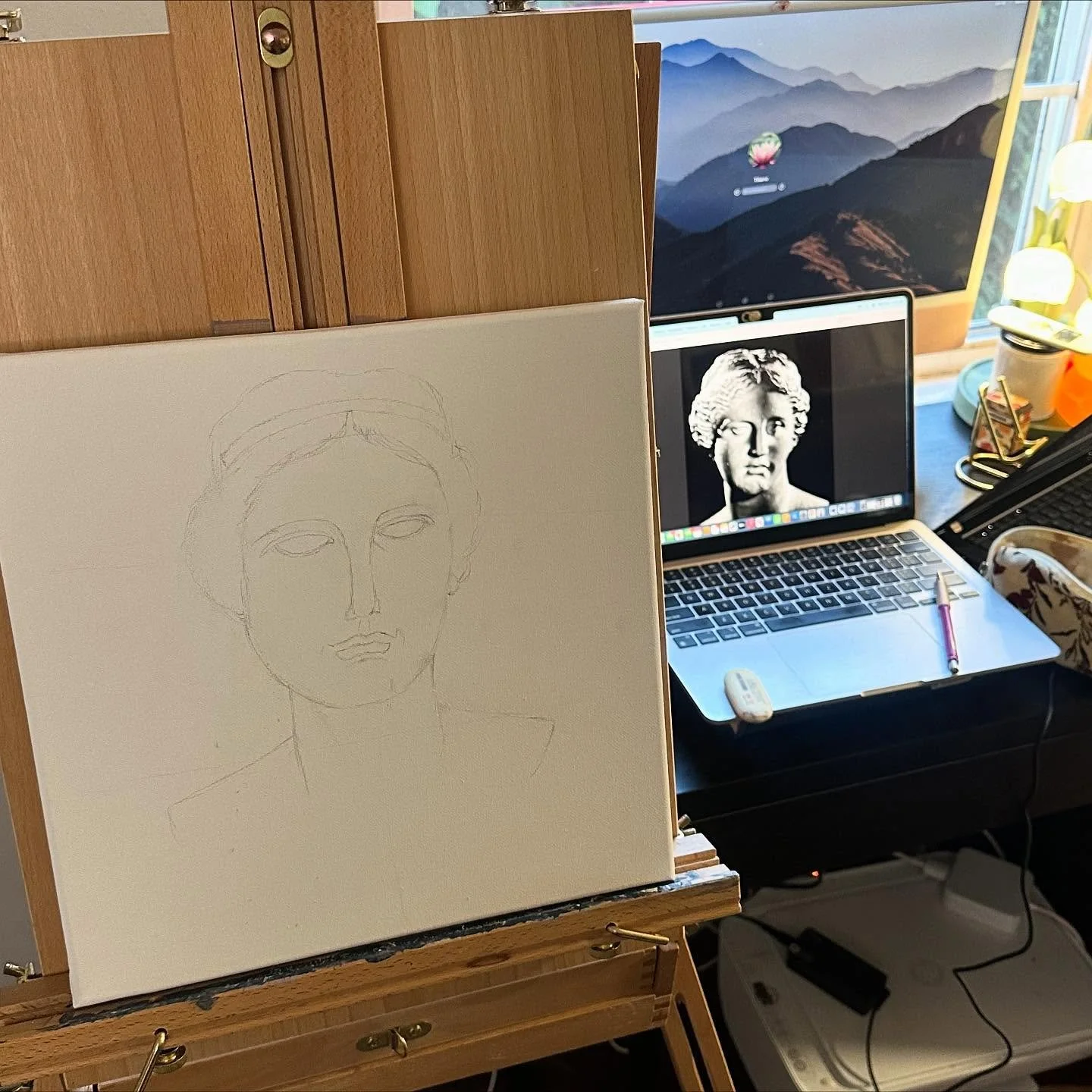 Portrait/Shading practice ~ Venus of Melos part 1 (or a practice of escapism&hellip;)
.
.
.
.
.
.
.
.
.
.
.
.
#art #artist #painting #artwork