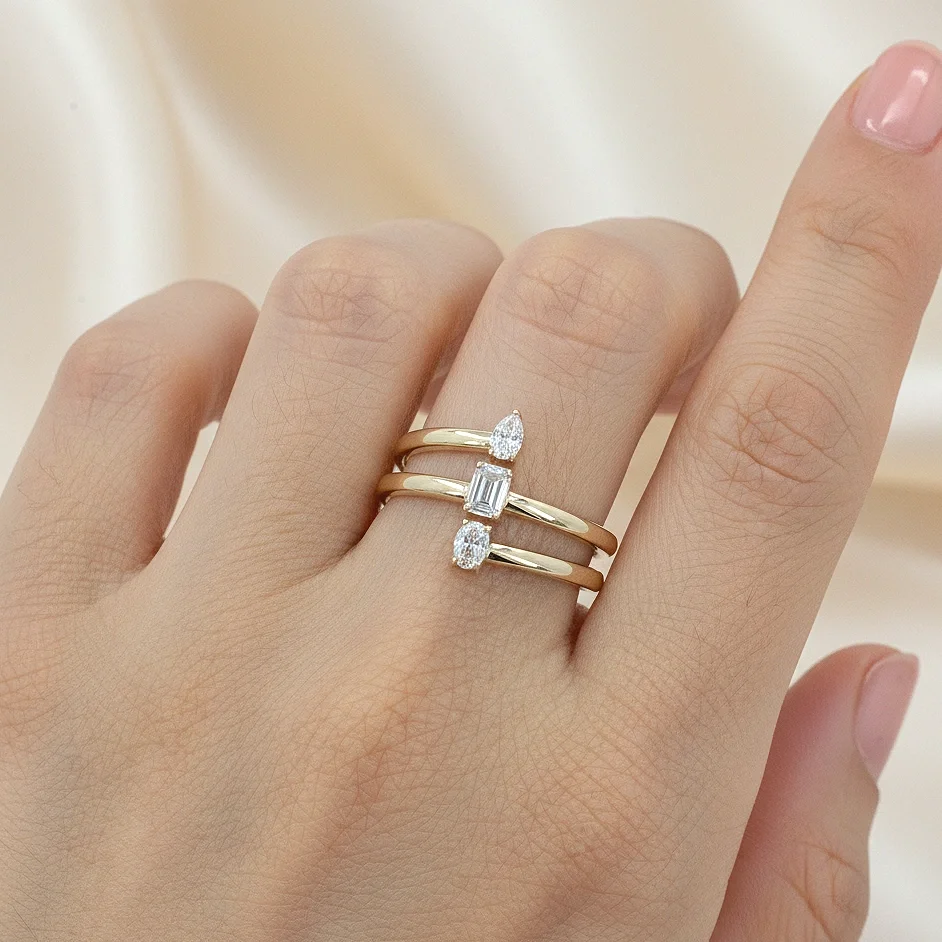 Trio Aura Crossover Ring