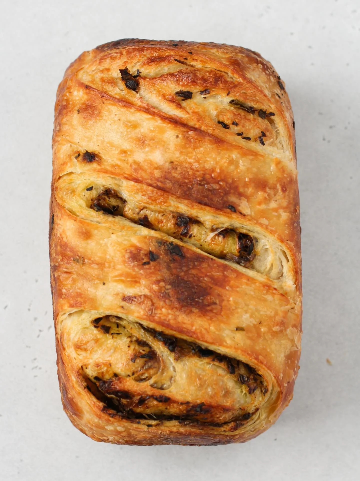 ‼️Surprise 🤩THIS WEEKEND ONLY&hellip; Charred Scallion Croissant Sourdough 🤤

Felt like having some fun so I combined our most popular butter with our most popular bread 😏

It&rsquo;s tangy, chewy, flaky, smoky, and oh-so oniony. You&rsquo;re gunn
