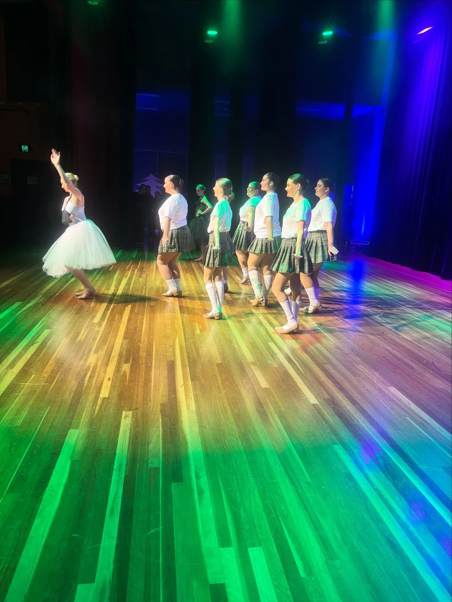 And some more behind the scenes for you 🤍
SHOW 2 | PART 2 
.
👣 R Fuga | B Chugg | Jamaal D | S Konidaris | 
A Arrowsmith | C McInerney 
.
.
.
.
#dance #hiphop #ballet #lalor #thomastown
.
Kids toddler Bundoora ballet epping mum