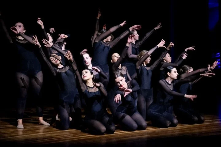 Working together to produce these moment in 2025! 
Celebrating the dance year and the year to come 🎉
.
📷 @ddaly.photography 
.
.
.
#dancing #dance #happynewyear #lalor #kids
.
Bundoora dance class ballet Epping fun toddler
.