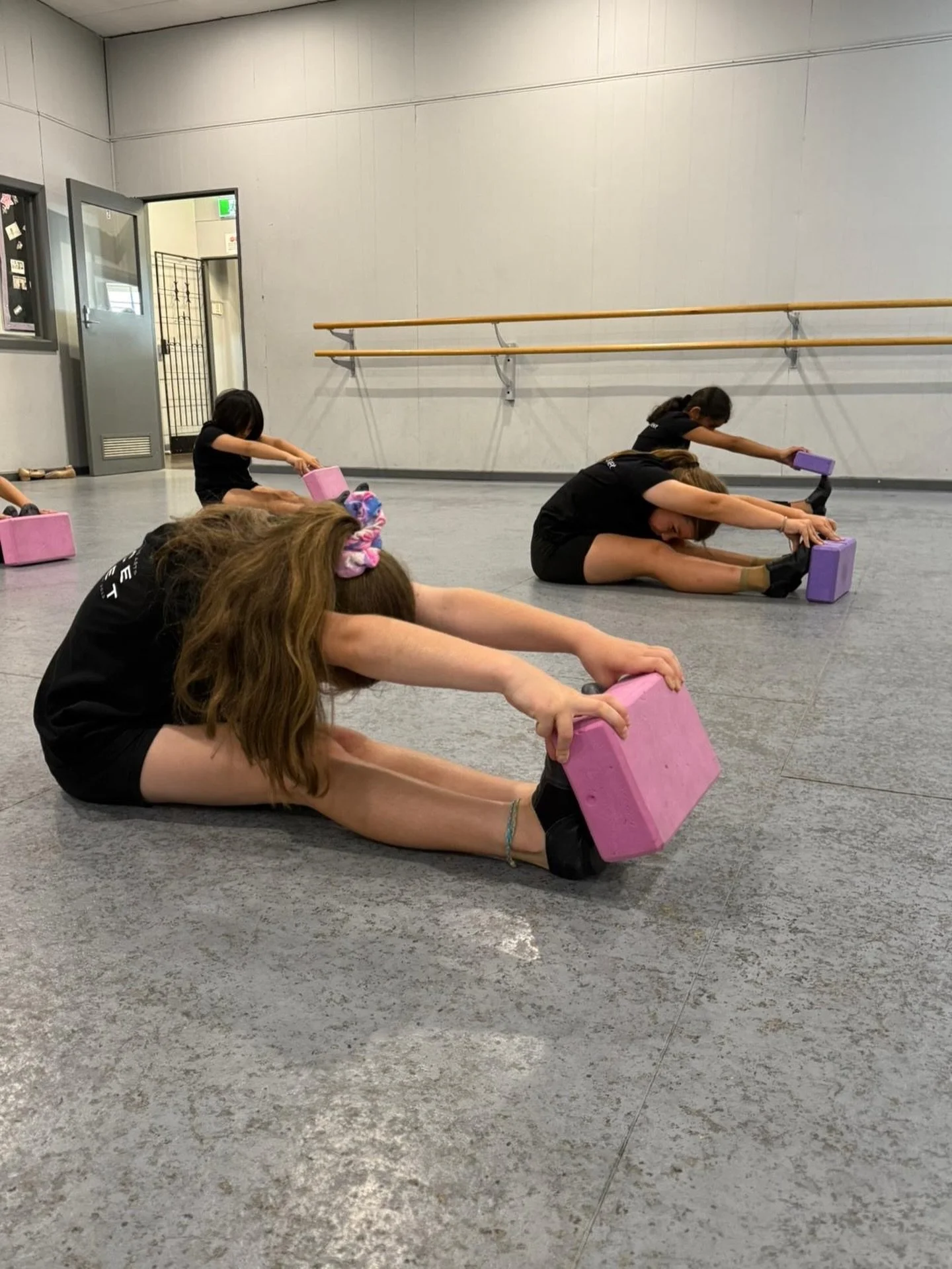 Junior strong 🤍
.
.
.
#dance #lalor #bundoora #danceclasses #kids
.
.

.
Epping, Thomastown, reservoir, dancer, stretch