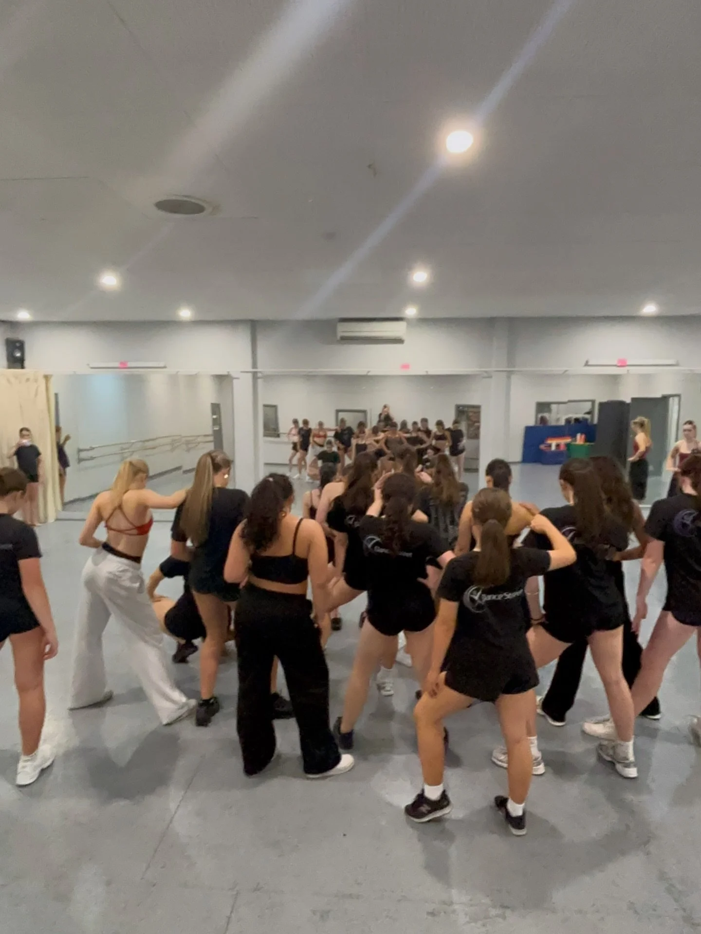 Catching you up! 🩶
.
.
.

#lalor #dance #danceclass #fyp #ballet
.

Bundoora, Thomastown, Epping, reservoir, kids, activities, hip hop, dancer