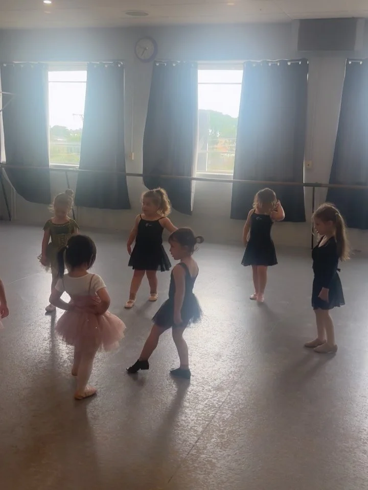 Our Tiny dancers having BIG fun! 🩷

🧑&zwj;🩰 More tiny dancers are welcome in Term 2
🗓️ Monday, Tuesday, Thursday , Saturday 
📍 Labor &amp; Bundoora 
⌨️ Register at our website 
🆓 Trial your 1st class for free! 
🏁 Term 2 begins April 20
.
.
.
#