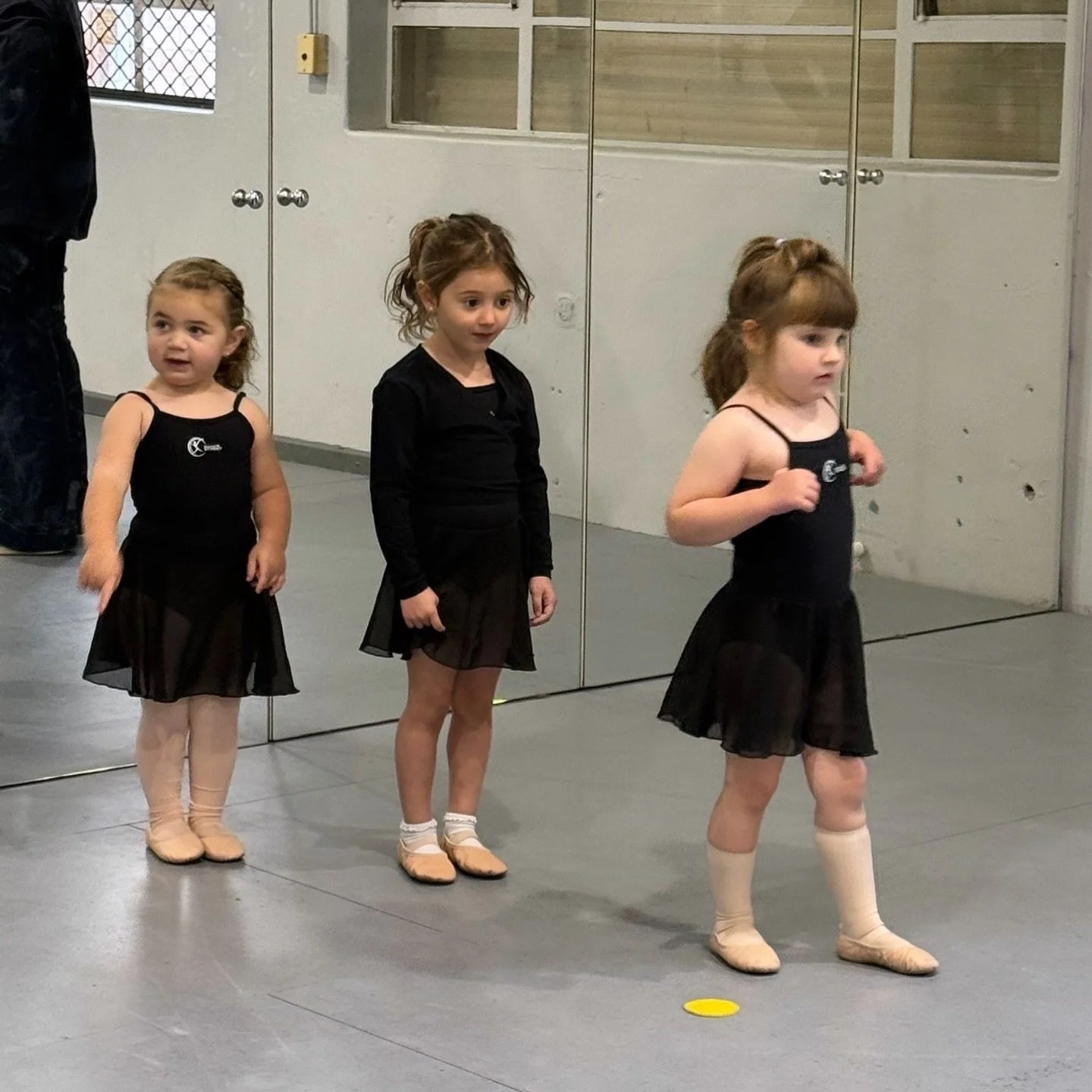 Cuteness overload 😍
.
🧑🏻&zwj;🩰 Tinys Dancers still welcome!
⌨️ Register at our website 
.
.
#tinydancer #ballet #lalor #danceclasses #cute 
.
.
Bundoora, Epping, Thomastown, reservoir, dancer, dancing, kinder, kids, red
