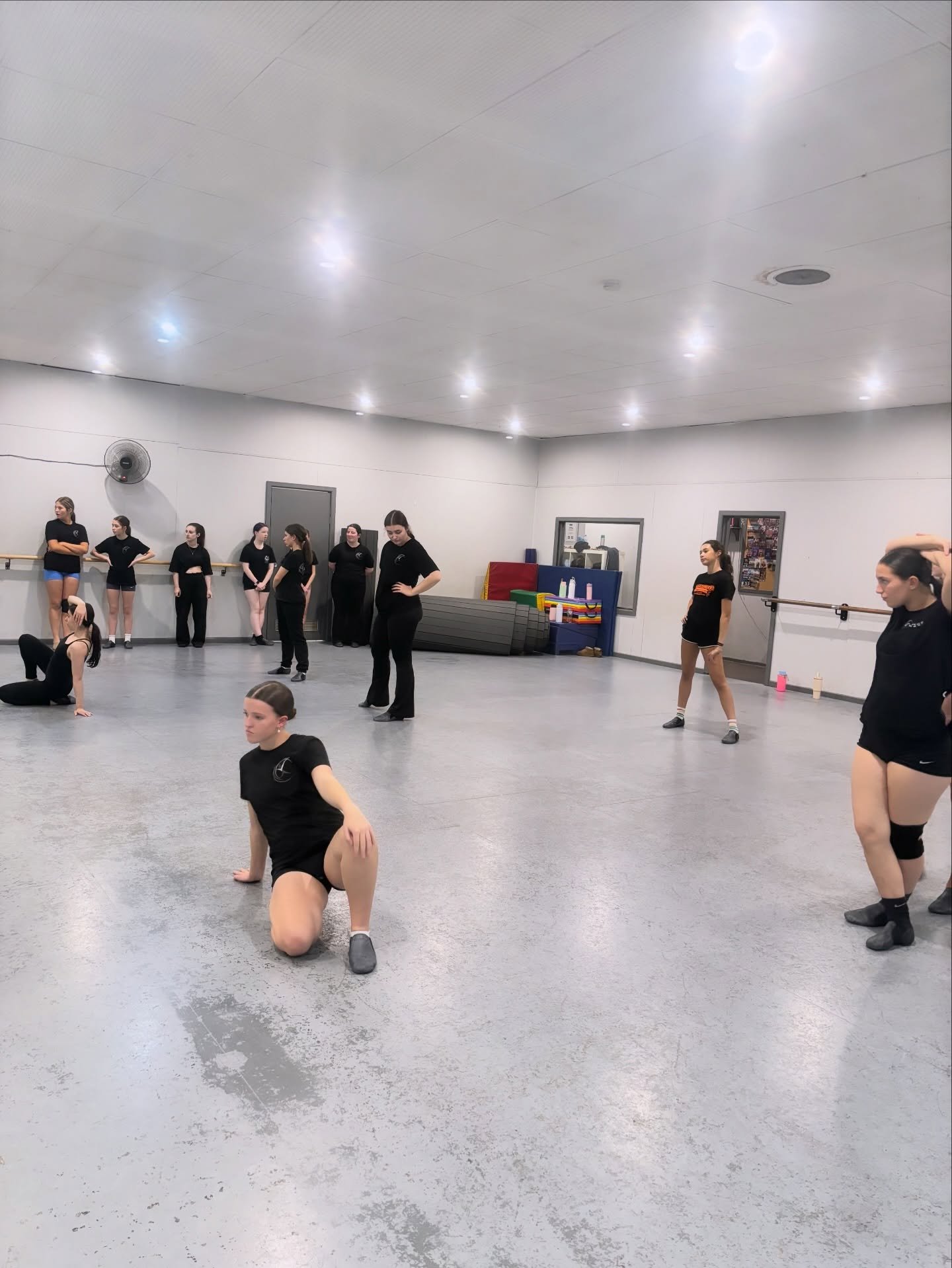 Some pics from the last week 🤍
.
.
.
.
#dance #lalor #photos #dancing #strong 
.
.
.
.
Bundoora, Thomastown, Epping, reservoir, kids, dance classes, ballet