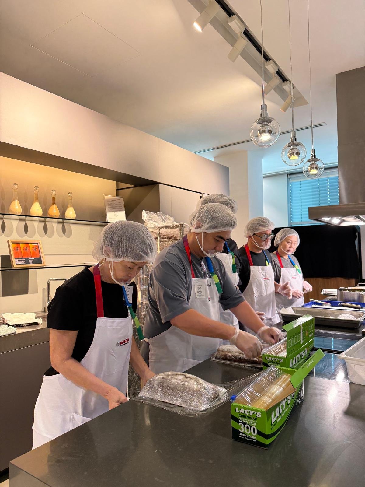 2nd day packing WhatsApp Image 2025-11-23 at 15.24.49.jpeg