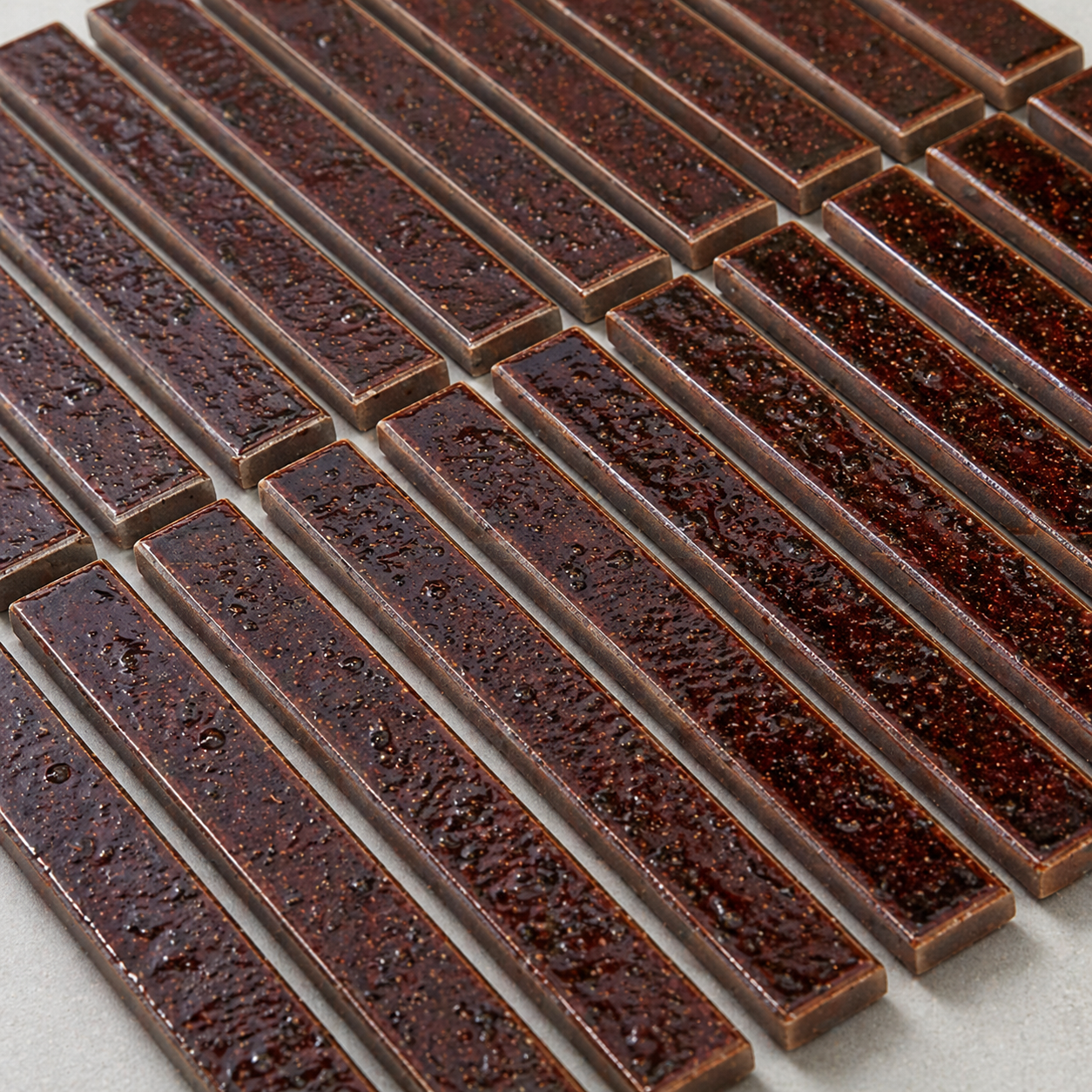 Hatsuborder Mahogany Close-up.png