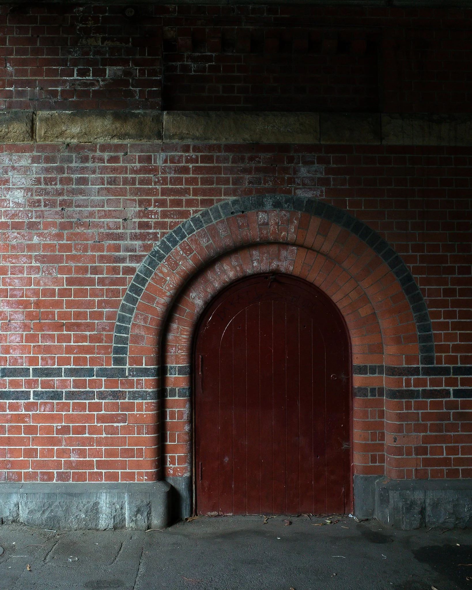 Under the Flinders Street railway viaduct, Melbourne Au